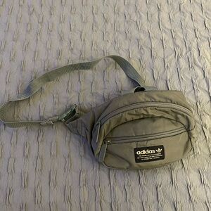 Adidas Classic olive green Belt Bag